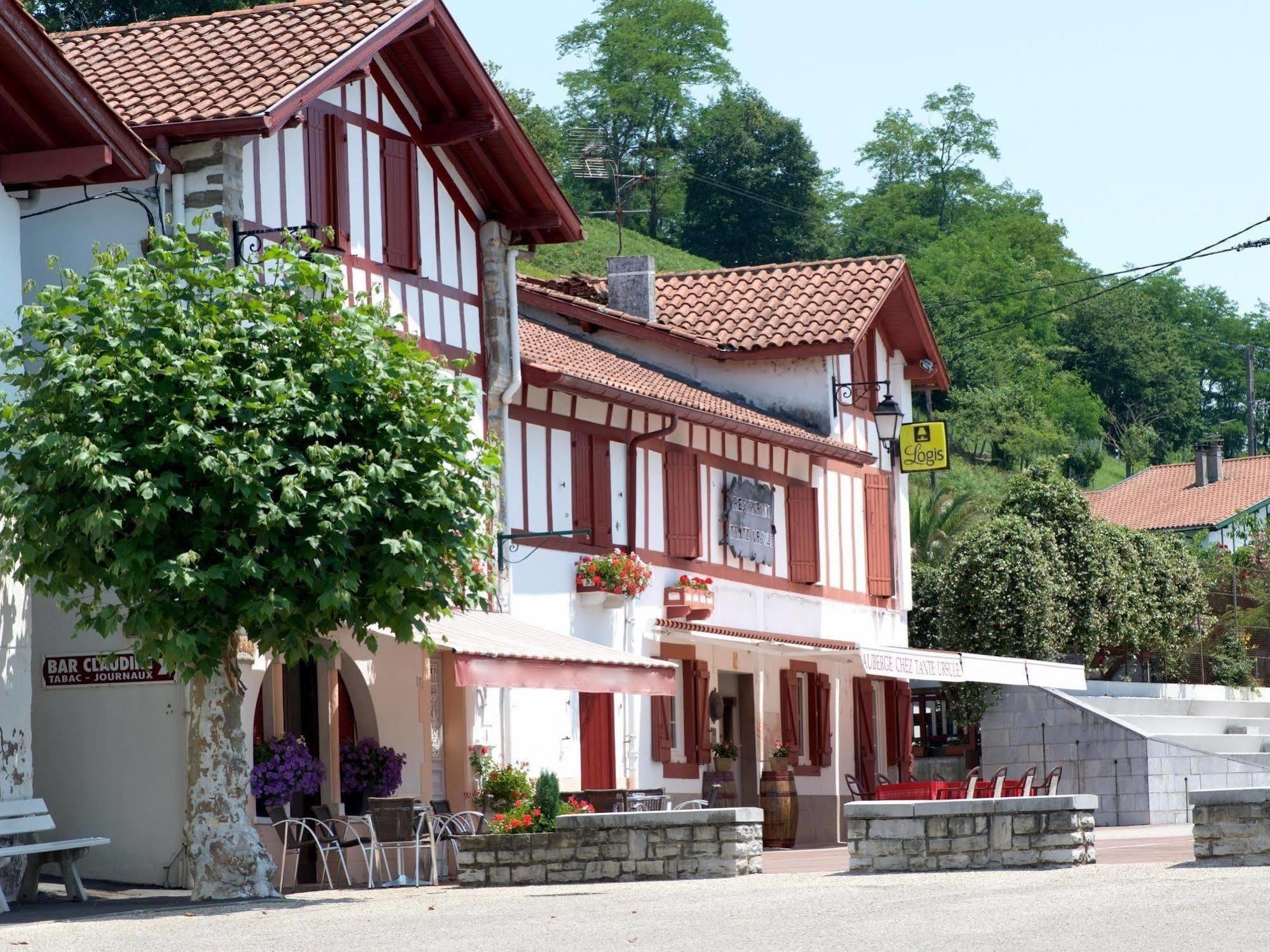 Auberge Chez Tante Ursule Cambo-les-Bains Bagian luar foto